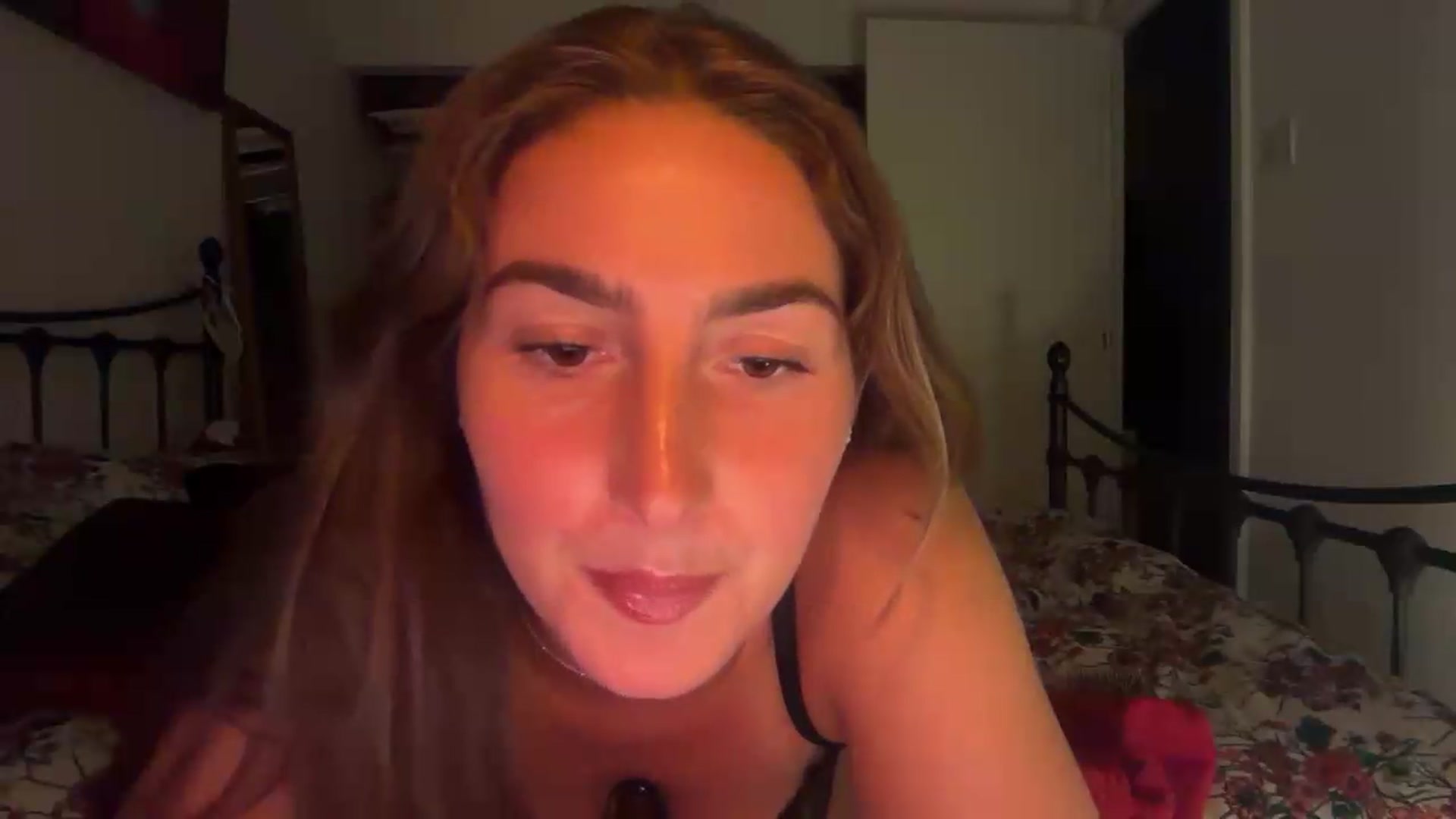 Gallery image thumbnail from CheekyKiki_xox's myfreecams stream on, 08/31/2026, 19:43 image 14 of 20