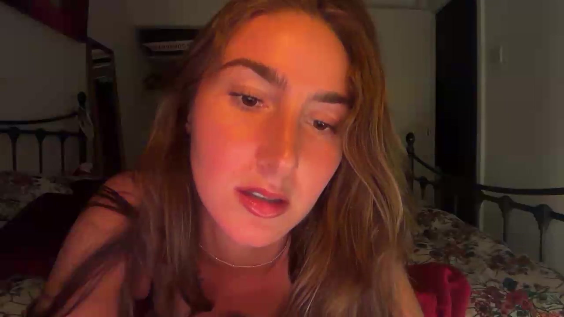 Gallery image thumbnail from CheekyKiki_xox's myfreecams stream on, 08/31/2026, 19:43 image 6 of 20