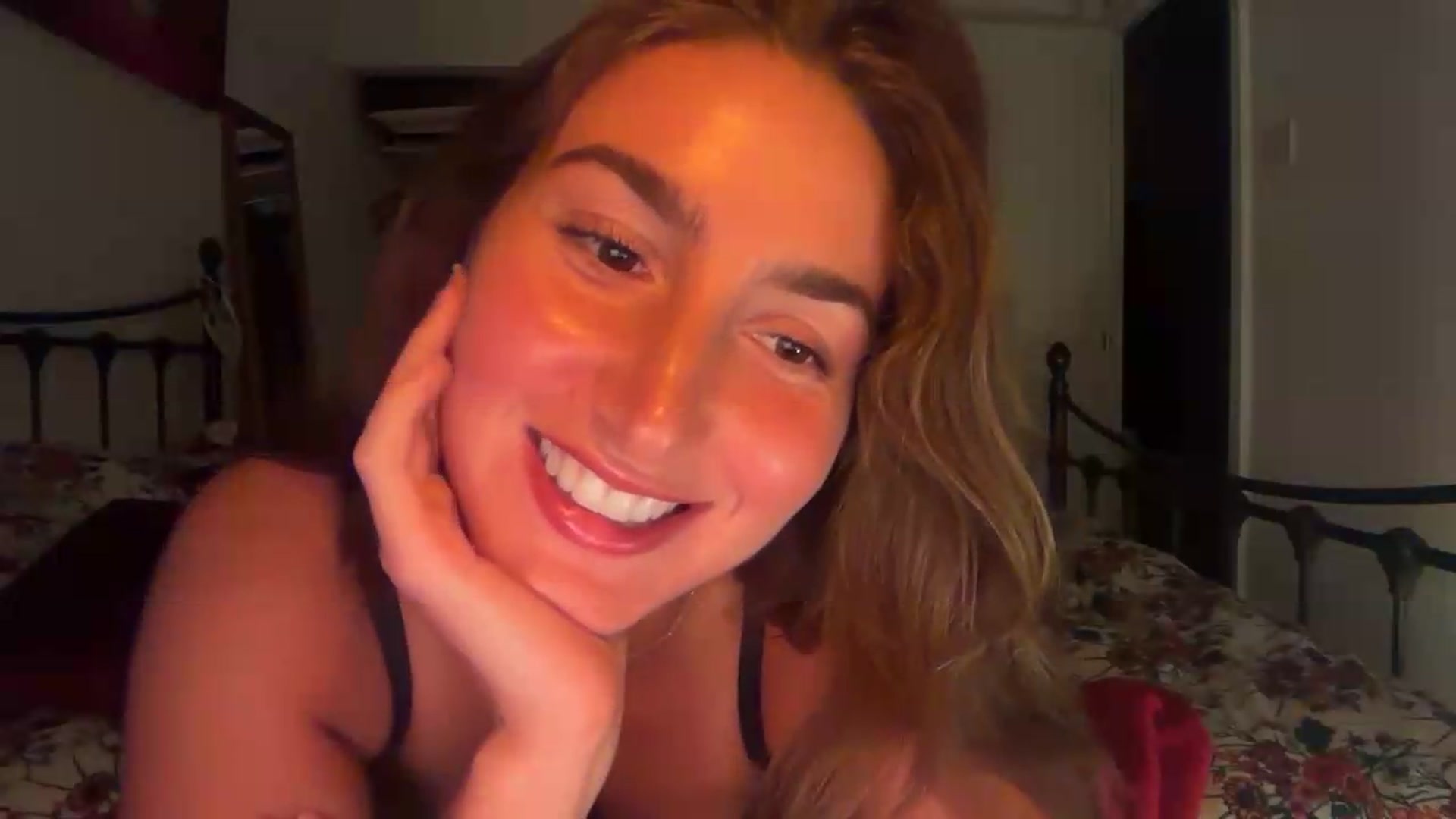 Gallery image thumbnail from CheekyKiki_xox's myfreecams stream on, 08/31/2026, 19:43 image 4 of 20