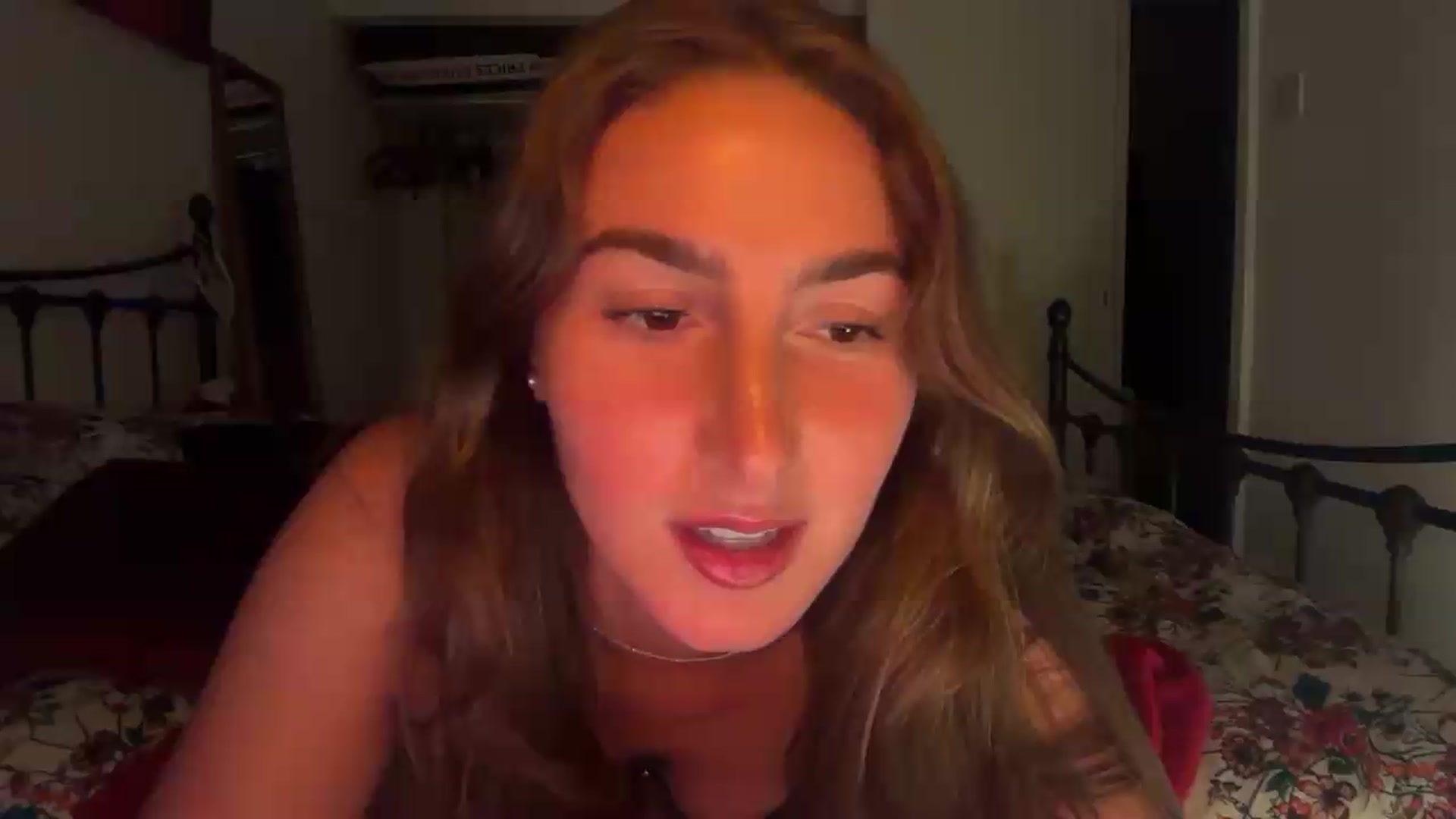 Gallery image thumbnail from CheekyKiki_xox's myfreecams stream on, 08/31/2026, 19:43 image 1 of 20