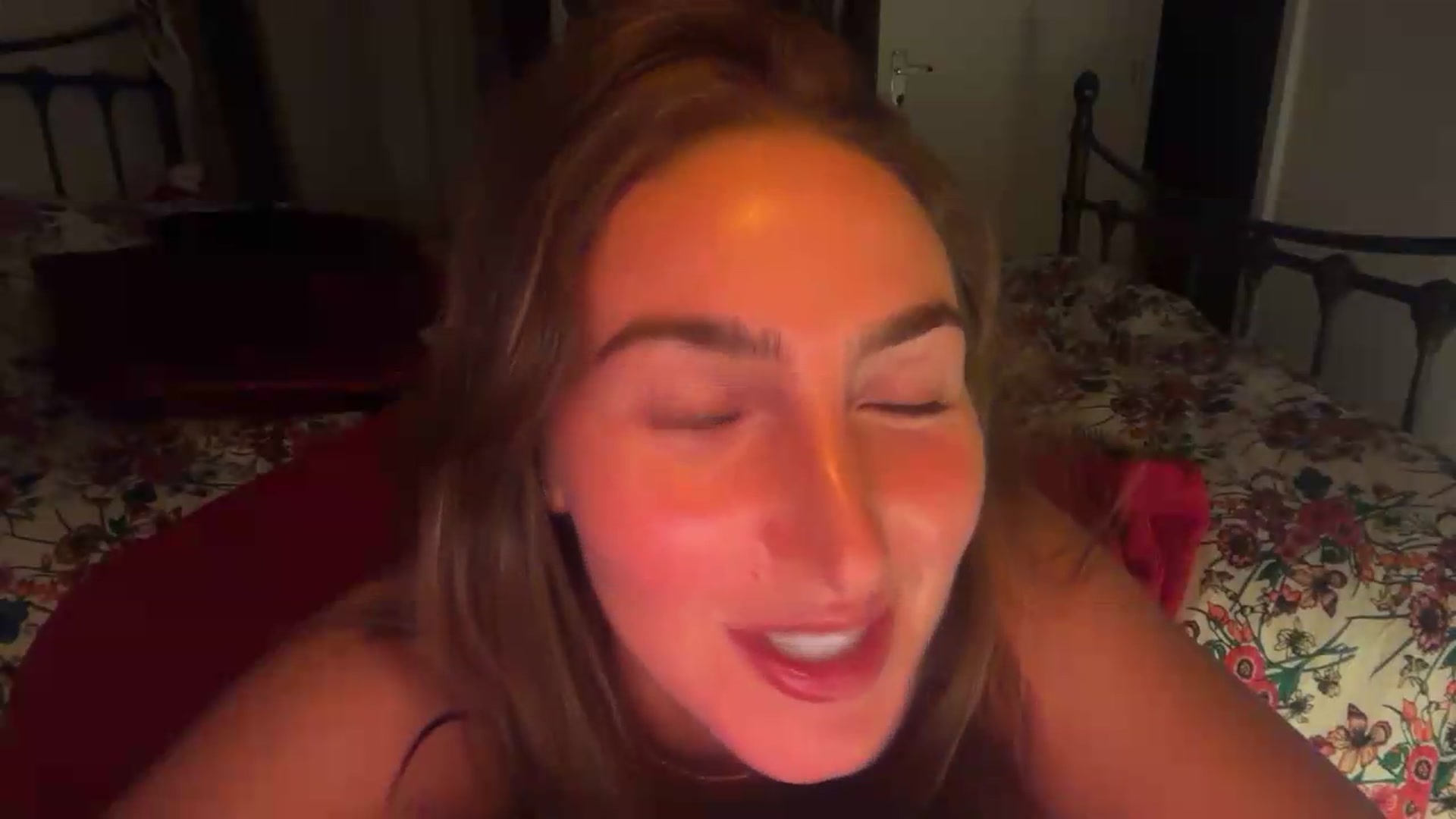 Gallery image thumbnail from CheekyKiki_xox's myfreecams stream on, 08/31/2026, 19:43 image 18 of 20