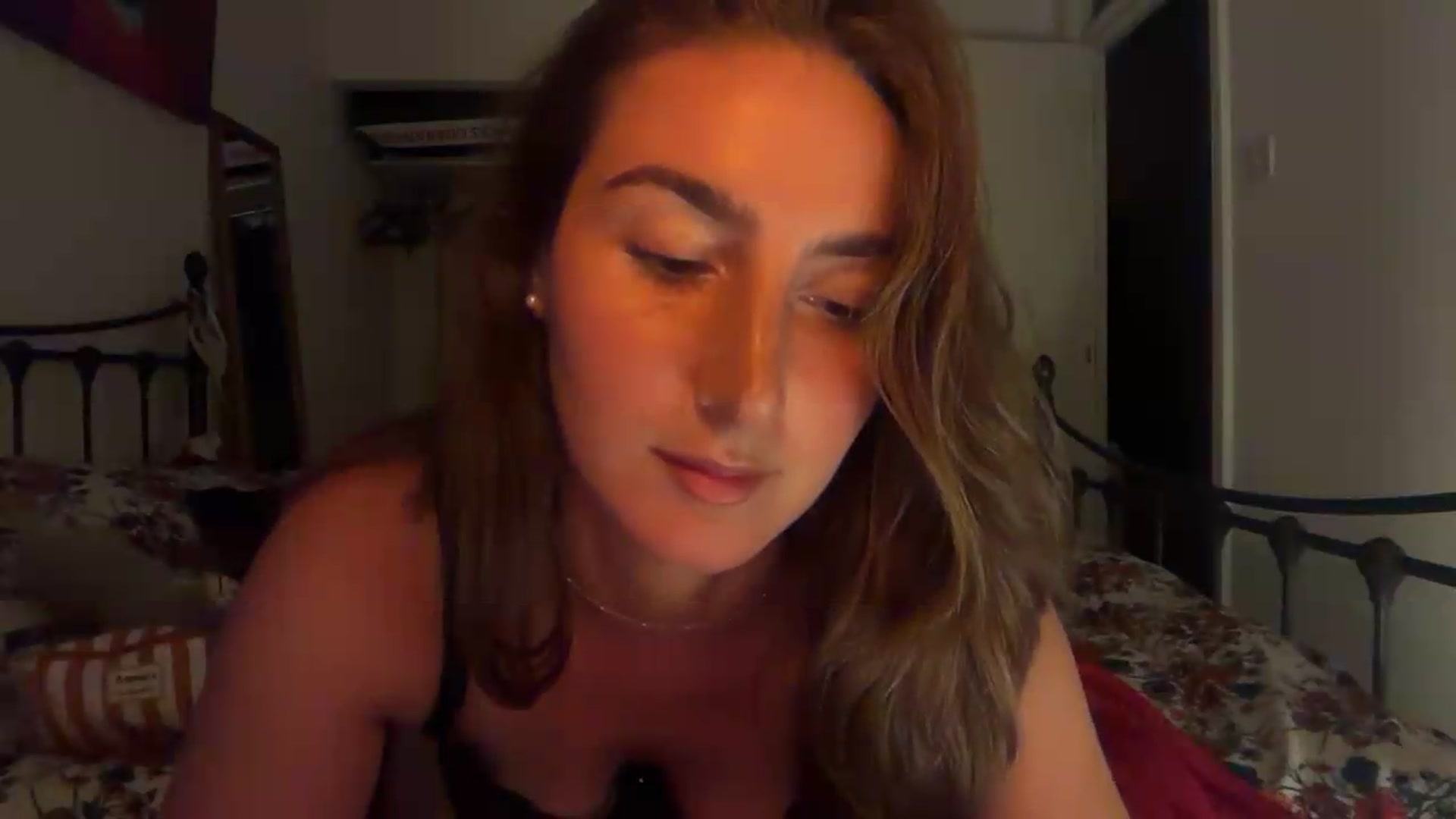 Gallery image thumbnail from CheekyKiki_xox's myfreecams stream on, 08/31/2026, 22:07 image 6 of 20