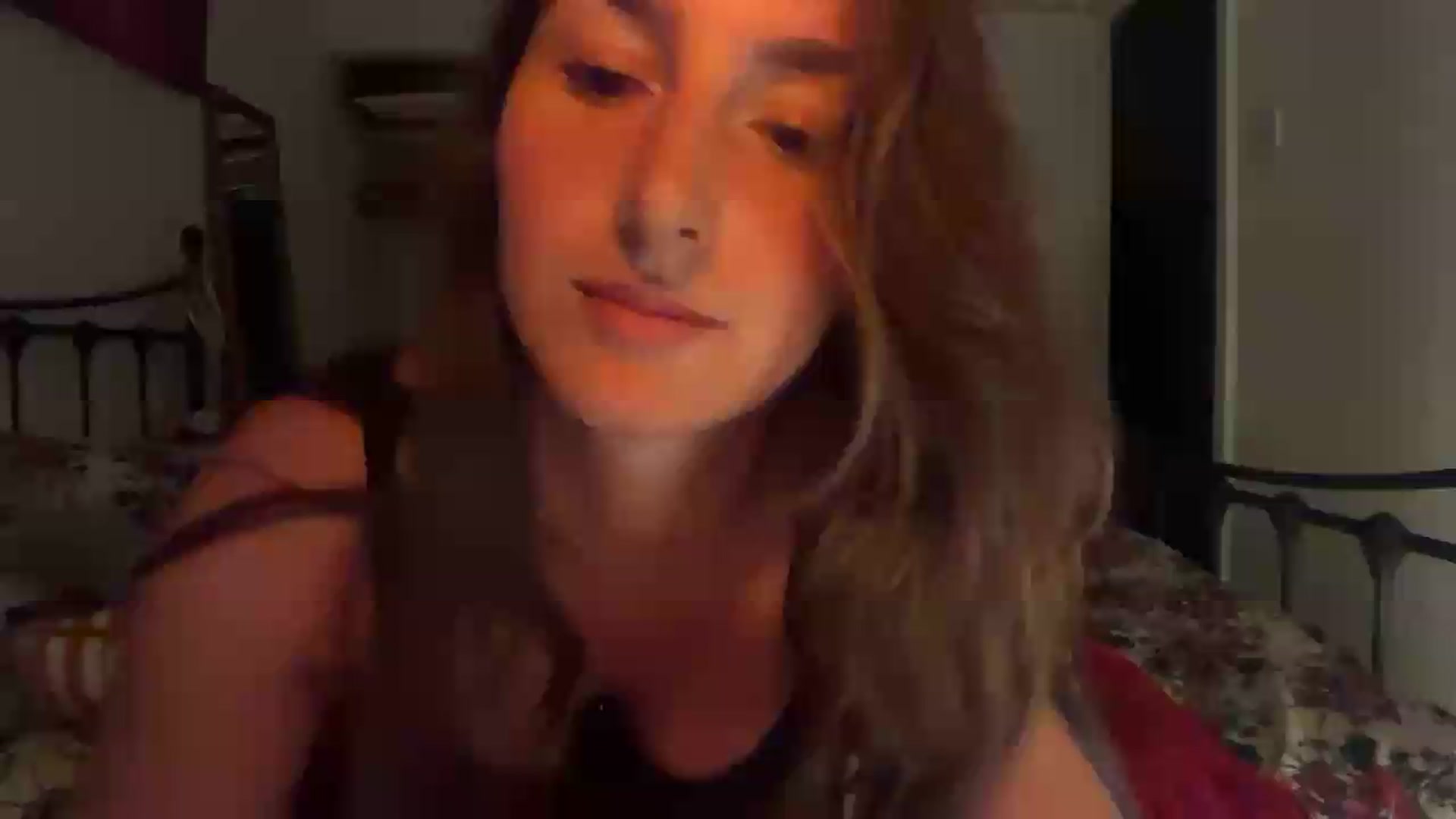 Gallery image thumbnail from CheekyKiki_xox's myfreecams stream on, 08/31/2026, 22:07 image 10 of 20