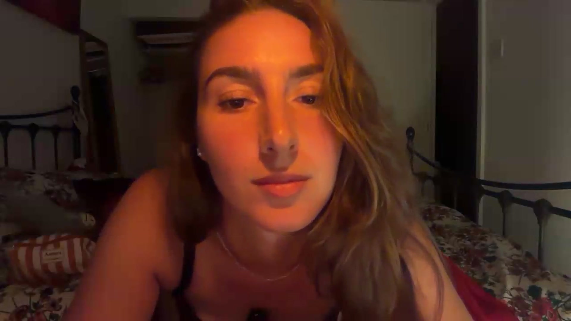 Gallery image thumbnail from CheekyKiki_xox's myfreecams stream on, 08/31/2026, 22:07 image 2 of 20