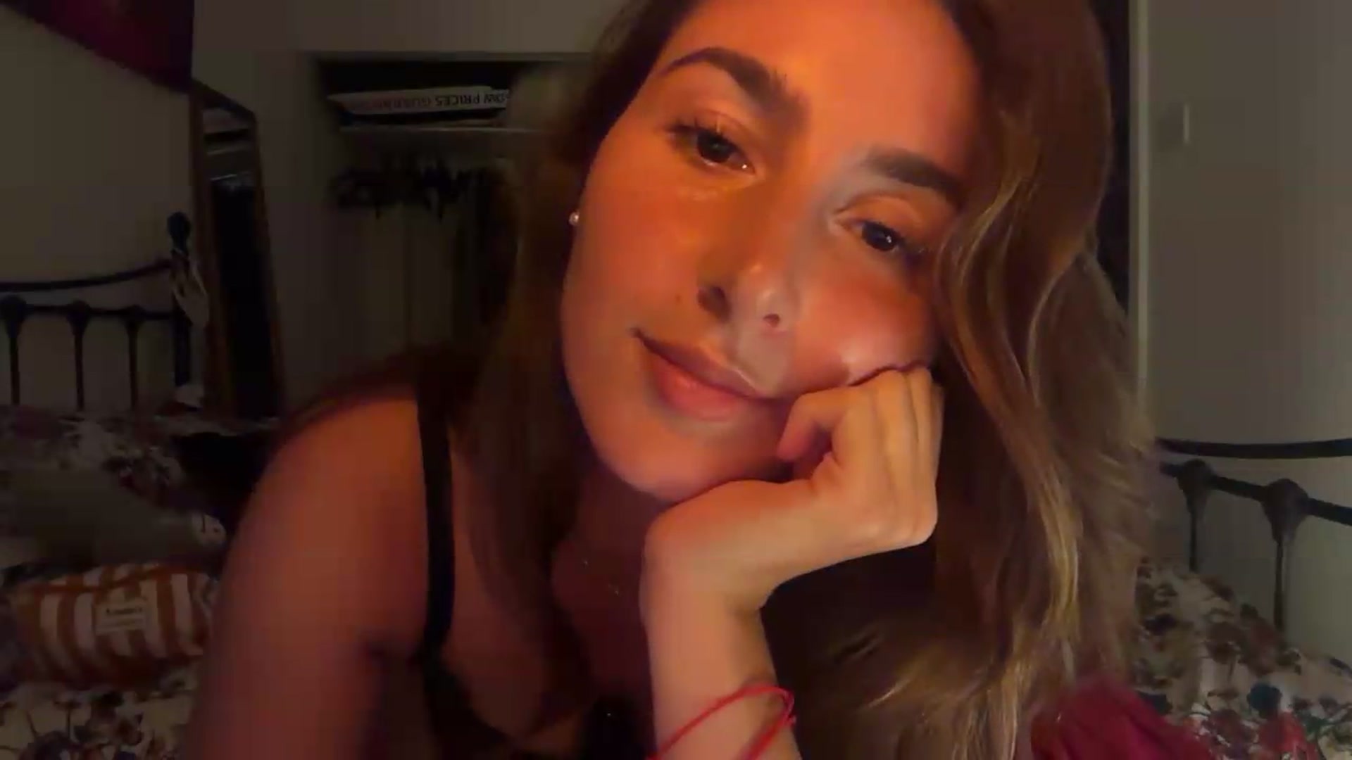 Gallery image thumbnail from CheekyKiki_xox's myfreecams stream on, 08/31/2026, 22:07 image 16 of 20