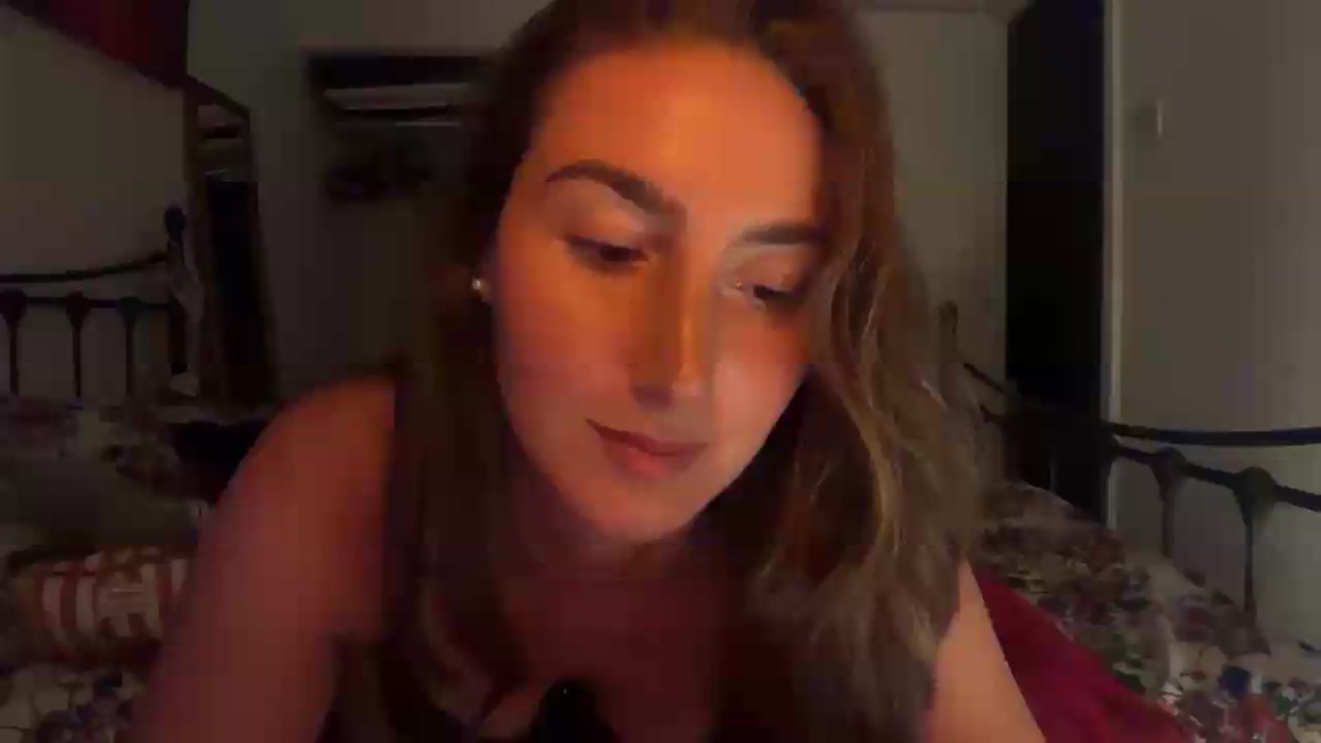 Gallery image thumbnail from CheekyKiki_xox's myfreecams stream on, 08/31/2026, 22:07 image 8 of 20