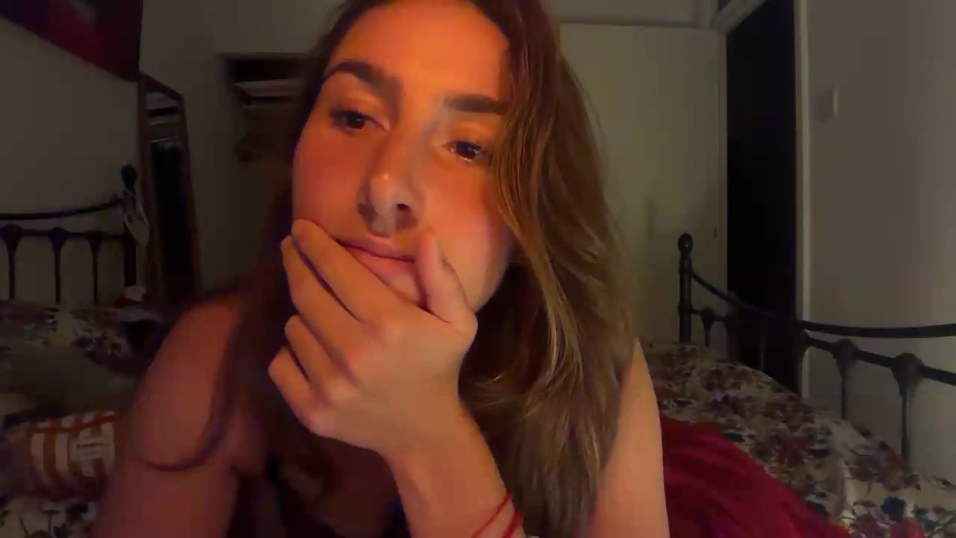 Gallery image thumbnail from CheekyKiki_xox's myfreecams stream on, 08/31/2026, 22:07 image 7 of 20