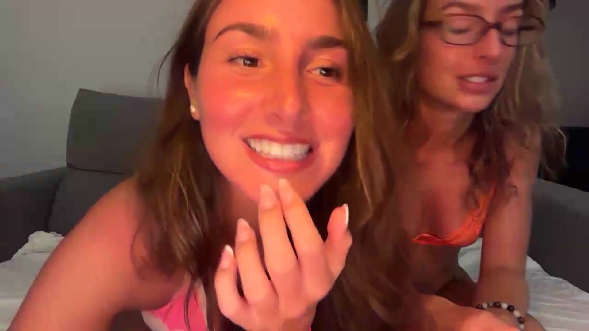 Gallery image thumbnail from CheekyKiki_xox's myfreecams stream on, 09/06/2026, 20:27 image 7 of 20