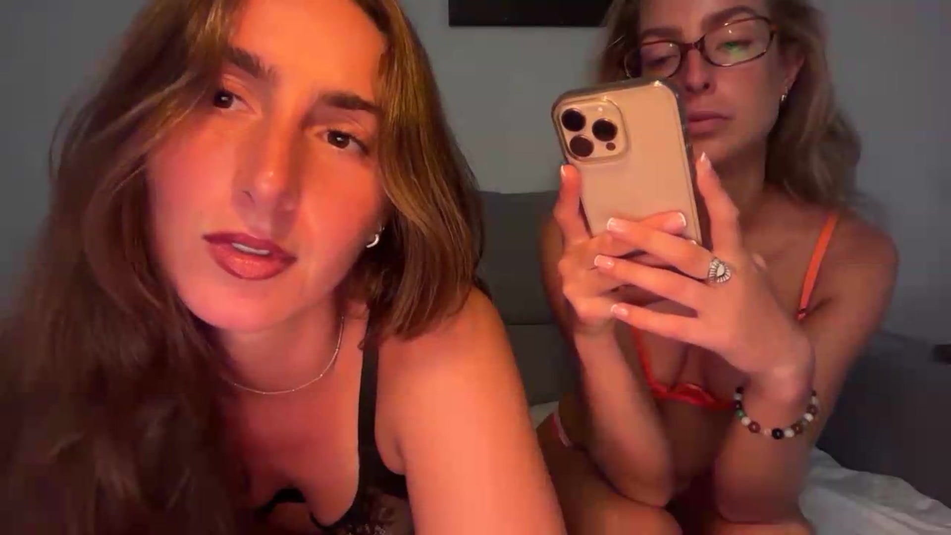 Gallery image thumbnail from CheekyKiki_xox's myfreecams stream on, 09/07/2026, 20:38 image 6 of 20