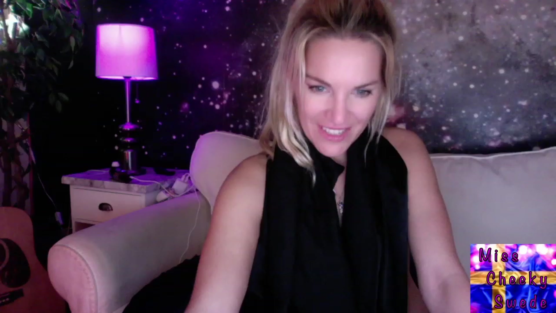 Gallery image thumbnail from CheekySwede's myfreecams stream on, 11/17/2022, 03:32 image 20 of 20