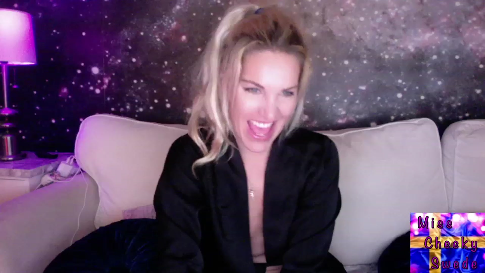 Gallery image thumbnail from CheekySwede's myfreecams stream on, 11/17/2022, 03:32 image 9 of 20