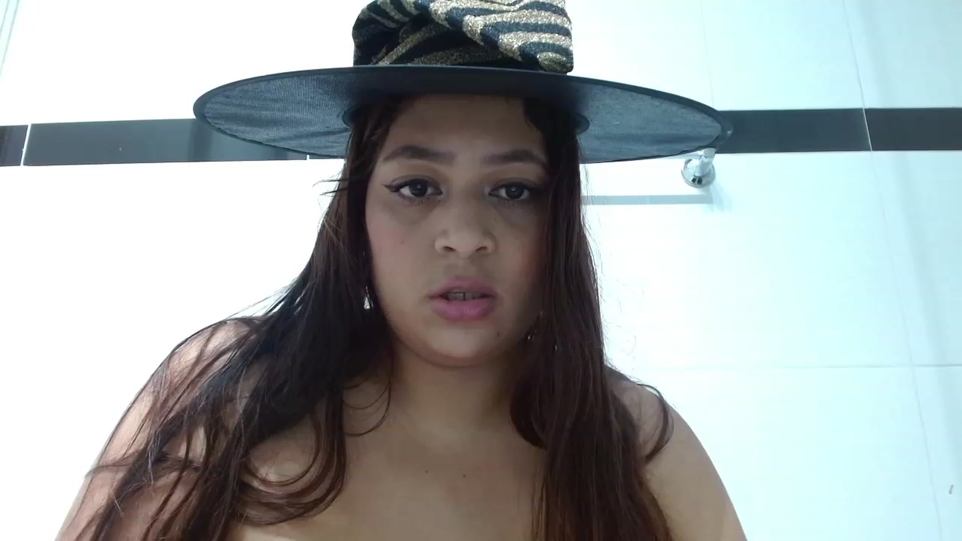 Gallery image thumbnail from Chellsea_'s myfreecams stream on, 10/30/2023, 01:37 image 6 of 20