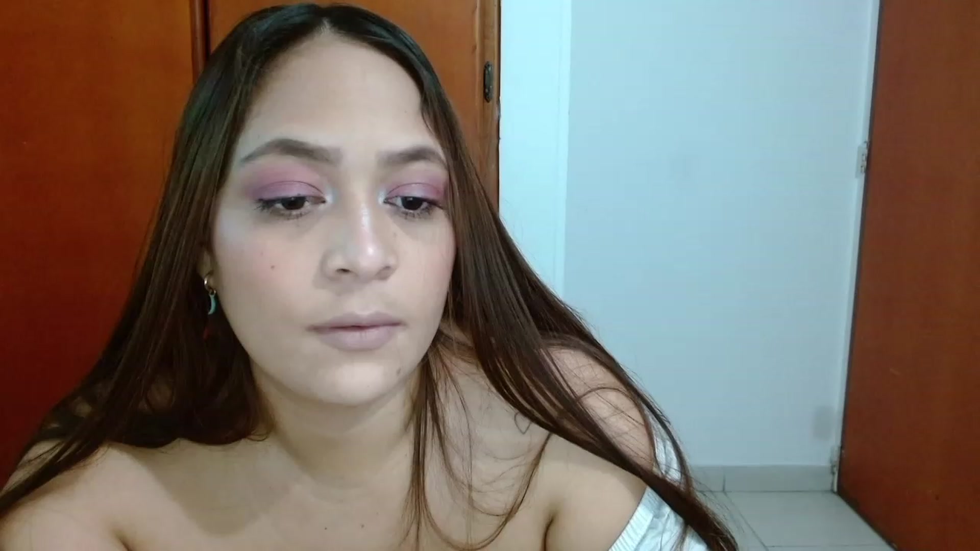 Gallery image thumbnail from Chellsea_'s myfreecams stream on, 11/21/2023, 07:09 image 9 of 20