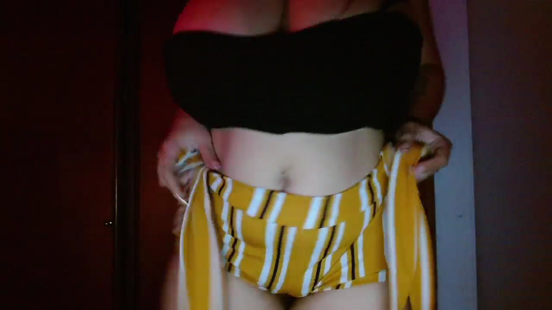 Gallery image thumbnail from Chellsea_'s myfreecams stream on, 03/19/2024, 04:47 image 7 of 20