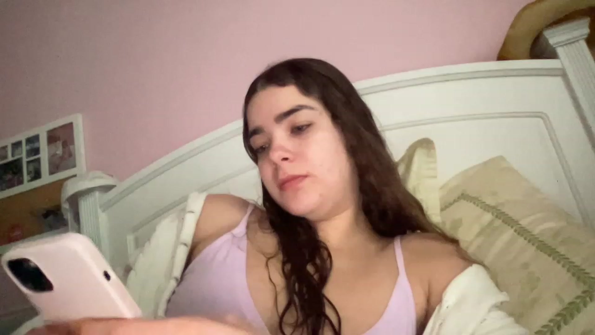 Gallery image thumbnail from Chelseara3's myfreecams stream on, 05/06/2023, 18:58 image 8 of 20