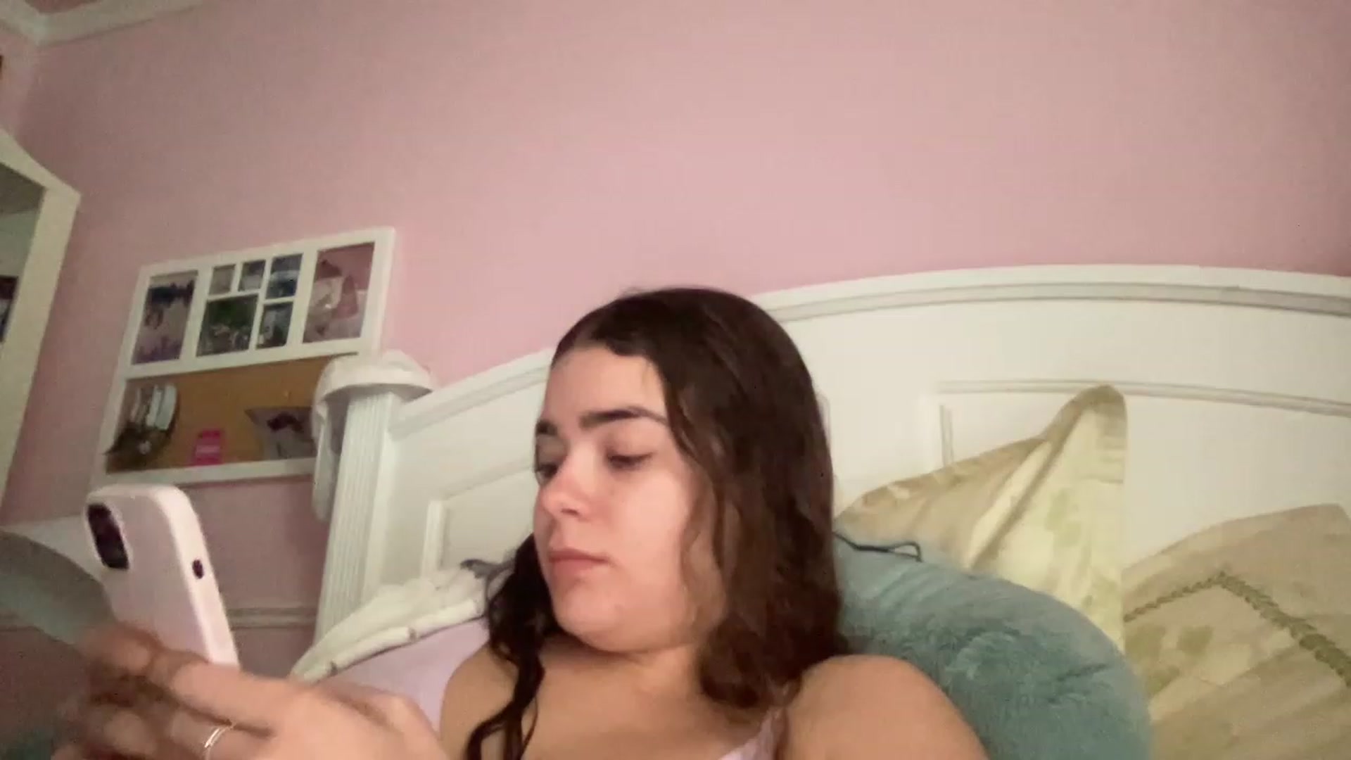 Gallery image thumbnail from Chelseara3's myfreecams stream on, 05/06/2023, 18:58 image 19 of 20