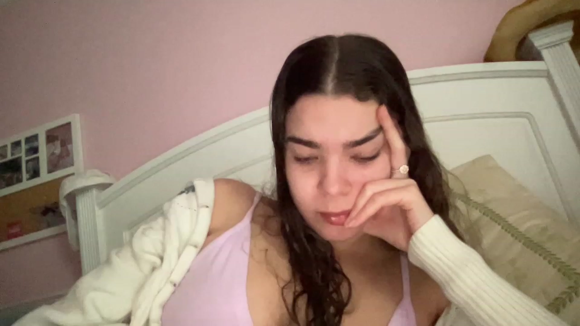 Gallery image thumbnail from Chelseara3's myfreecams stream on, 05/06/2023, 18:58 image 10 of 20