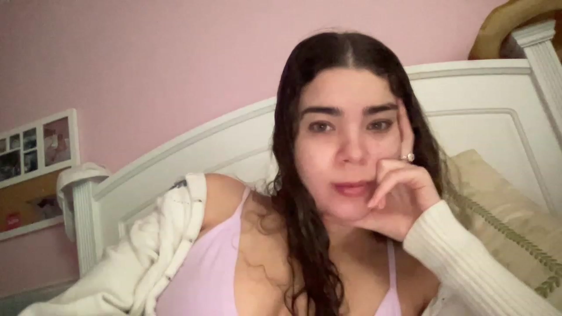 Gallery image thumbnail from Chelseara3's myfreecams stream on, 05/06/2023, 18:58 image 12 of 20