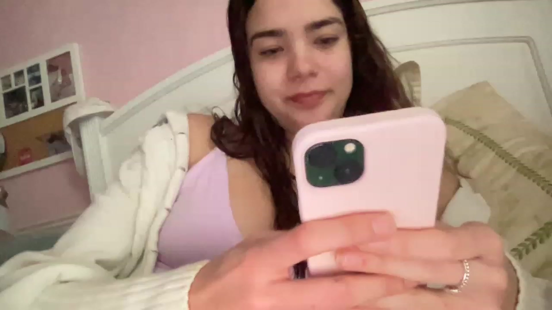 Gallery image thumbnail from Chelseara3's myfreecams stream on, 05/06/2023, 18:58 image 4 of 20