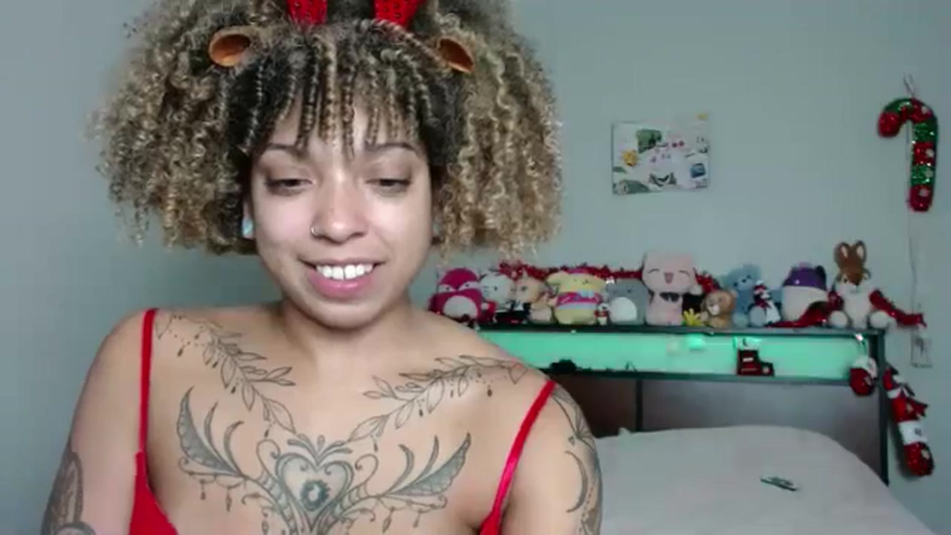 Gallery image thumbnail from CherriBombzz's myfreecams stream on, 12/25/2025, 03:43 image 6 of 20