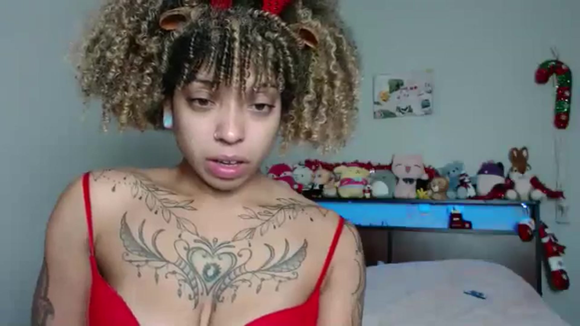 Gallery image thumbnail from CherriBombzz's myfreecams stream on, 12/25/2025, 03:43 image 3 of 20