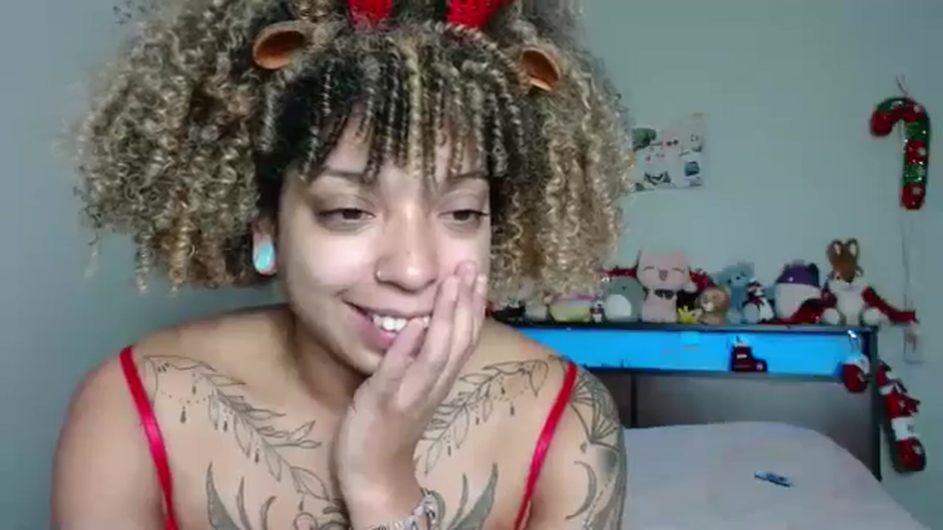 Gallery image thumbnail from CherriBombzz's myfreecams stream on, 12/25/2025, 03:43 image 8 of 20