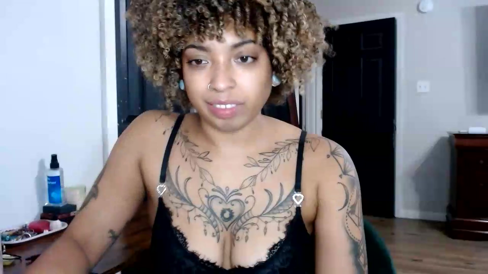 Gallery image thumbnail from CherriBombzz's myfreecams stream on, 08/13/2026, 17:29 image 13 of 20