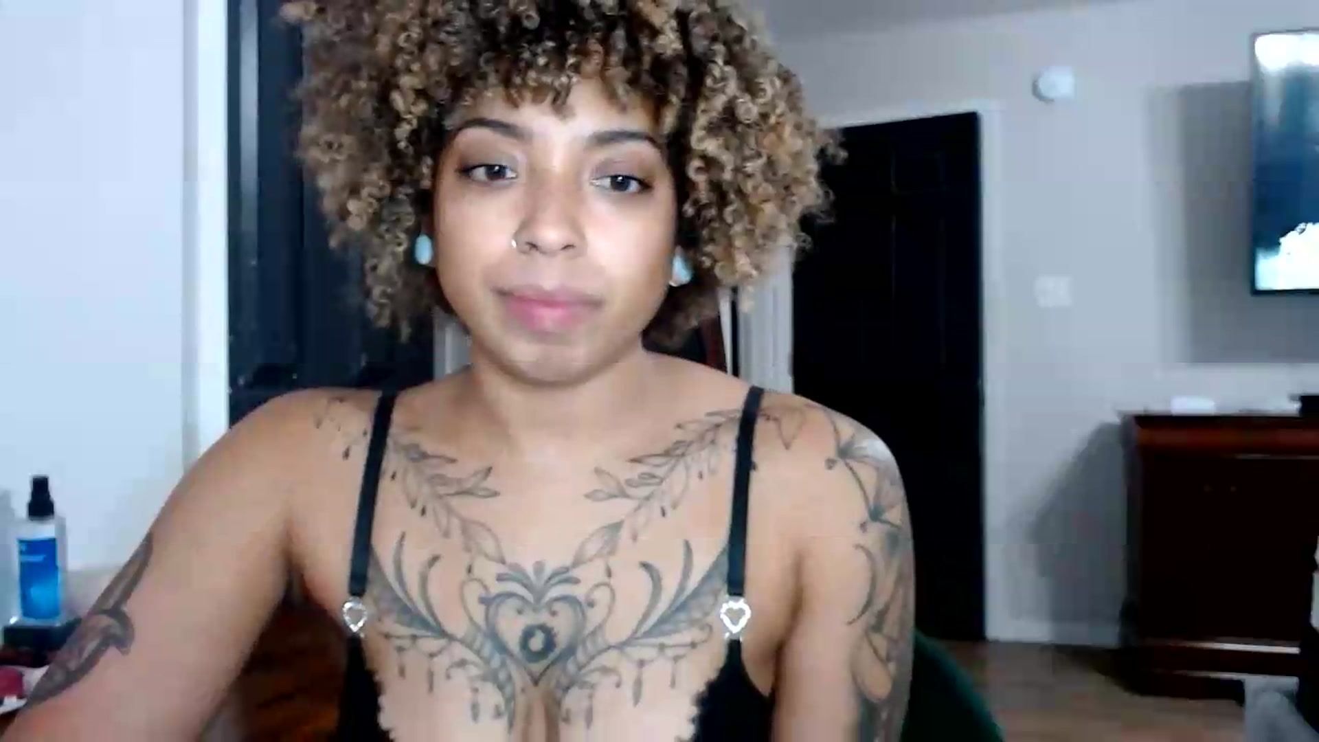 Gallery image thumbnail from CherriBombzz's myfreecams stream on, 08/13/2026, 17:29 image 18 of 20
