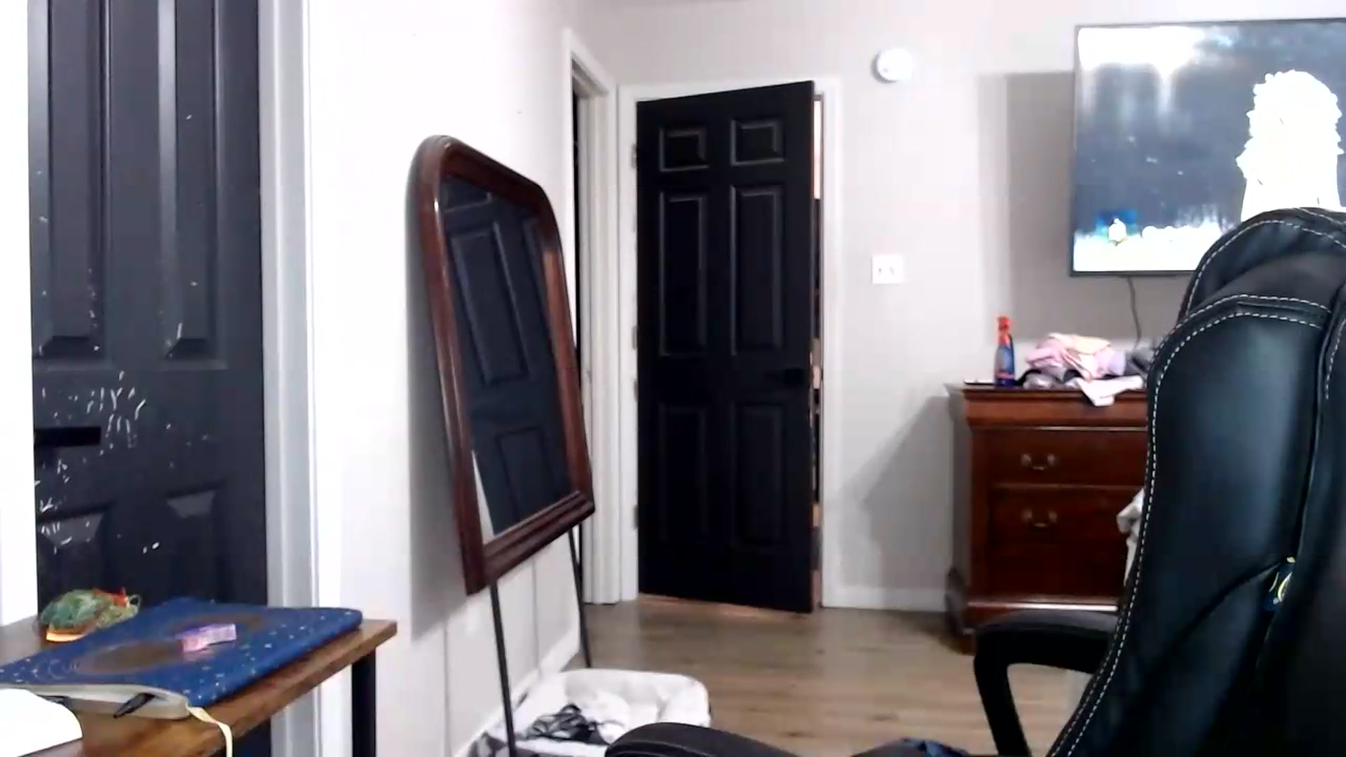 Gallery image thumbnail from CherriBombzz's myfreecams stream on, 08/18/2026, 16:33 image 9 of 20