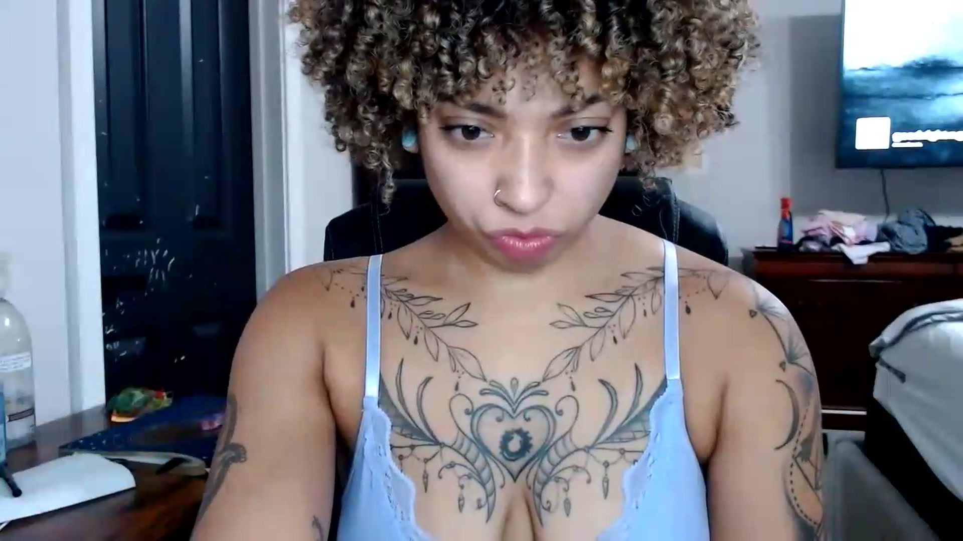 Gallery image thumbnail from CherriBombzz's myfreecams stream on, 08/18/2026, 16:33 image 3 of 20