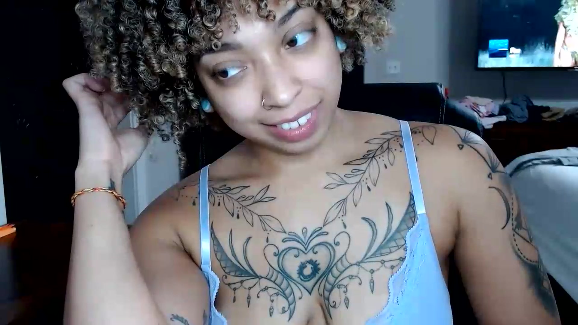 Gallery image thumbnail from CherriBombzz's myfreecams stream on, 08/18/2026, 19:56 image 14 of 20