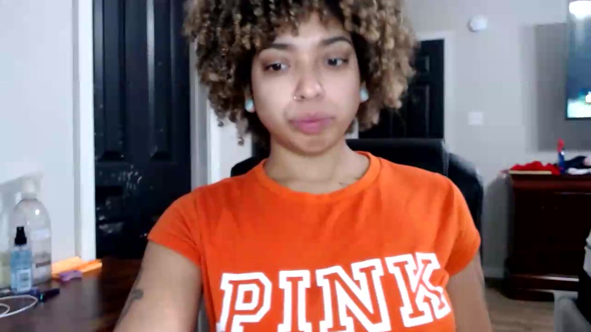 Gallery image thumbnail from CherriBombzz's myfreecams stream on, 08/19/2026, 13:25 image 4 of 20