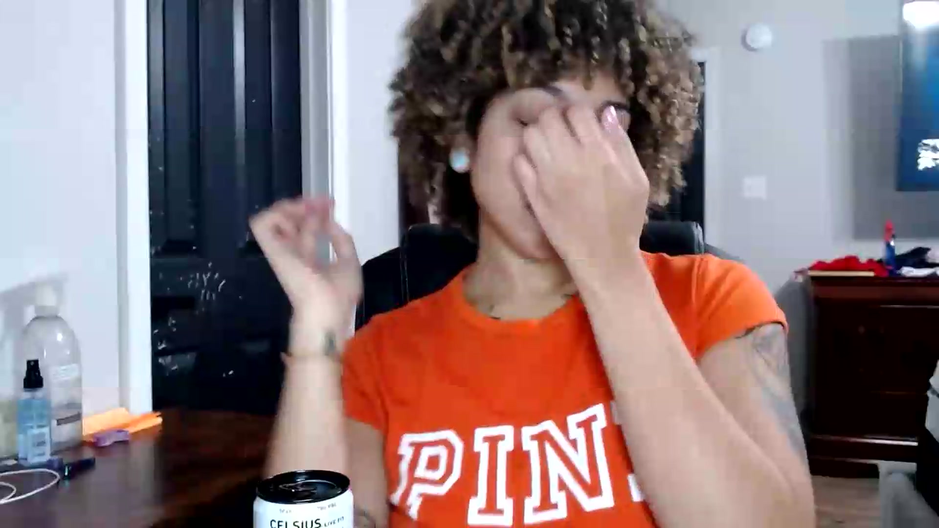 Gallery image thumbnail from CherriBombzz's myfreecams stream on, 08/19/2026, 13:25 image 6 of 20