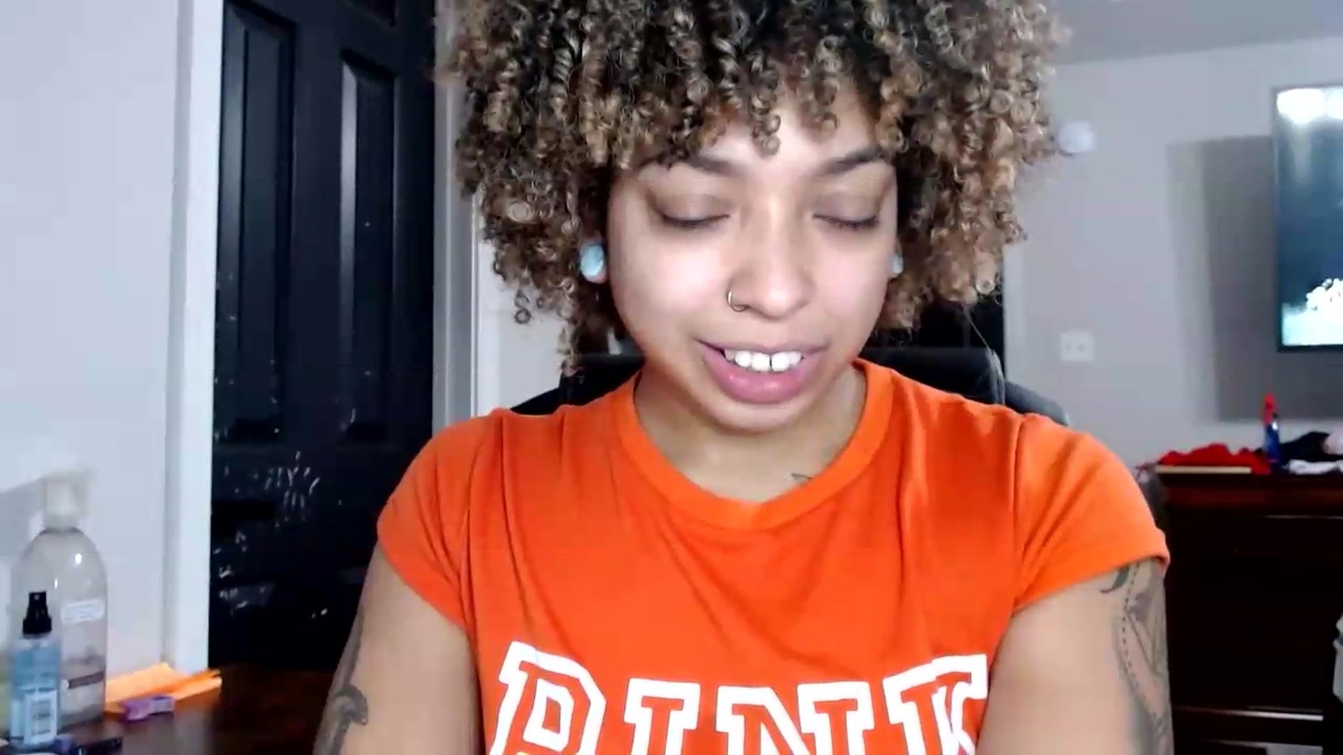 Gallery image thumbnail from CherriBombzz's myfreecams stream on, 08/19/2026, 13:25 image 15 of 20