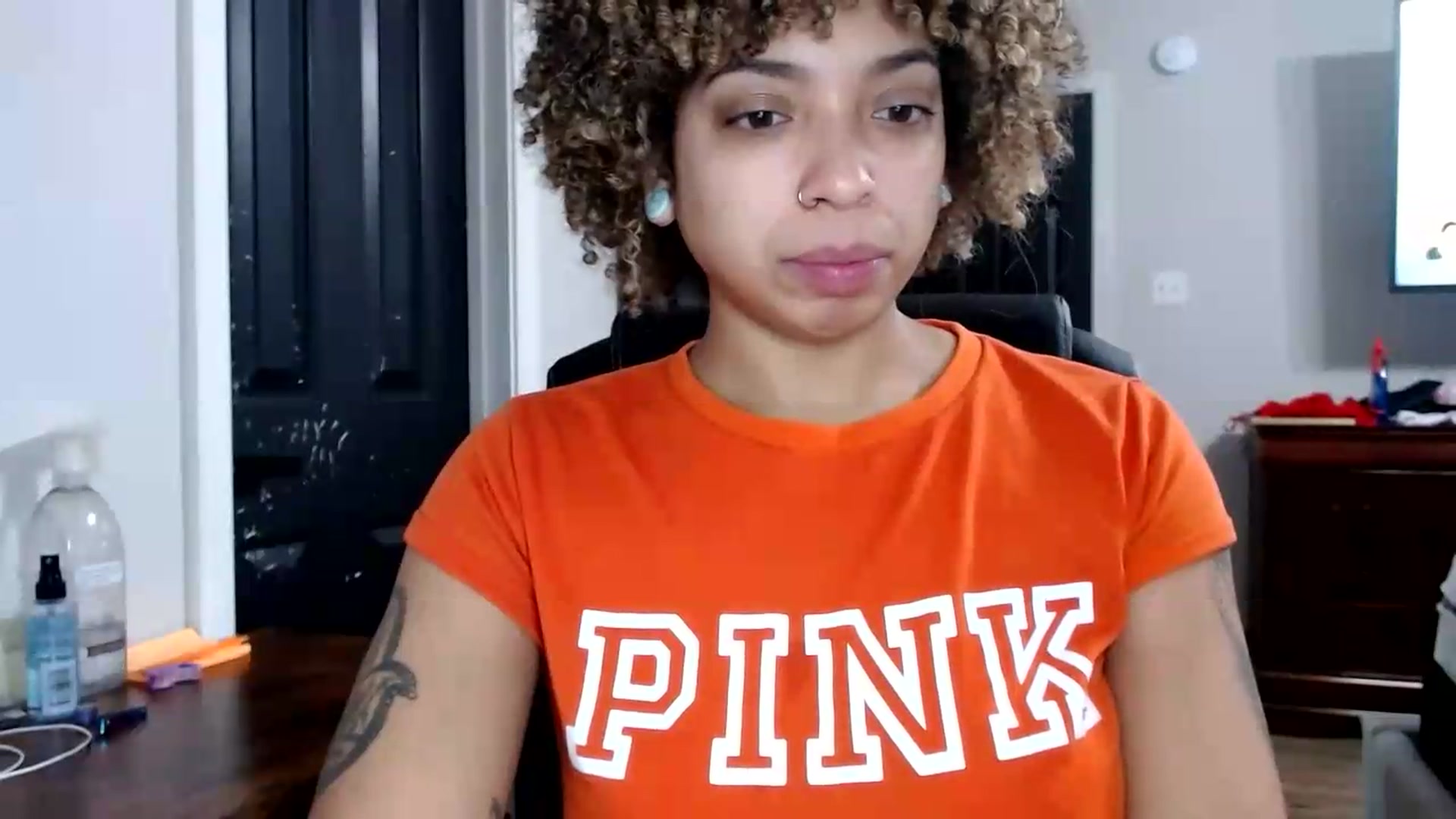 Gallery image thumbnail from CherriBombzz's myfreecams stream on, 08/19/2026, 13:25 image 10 of 20