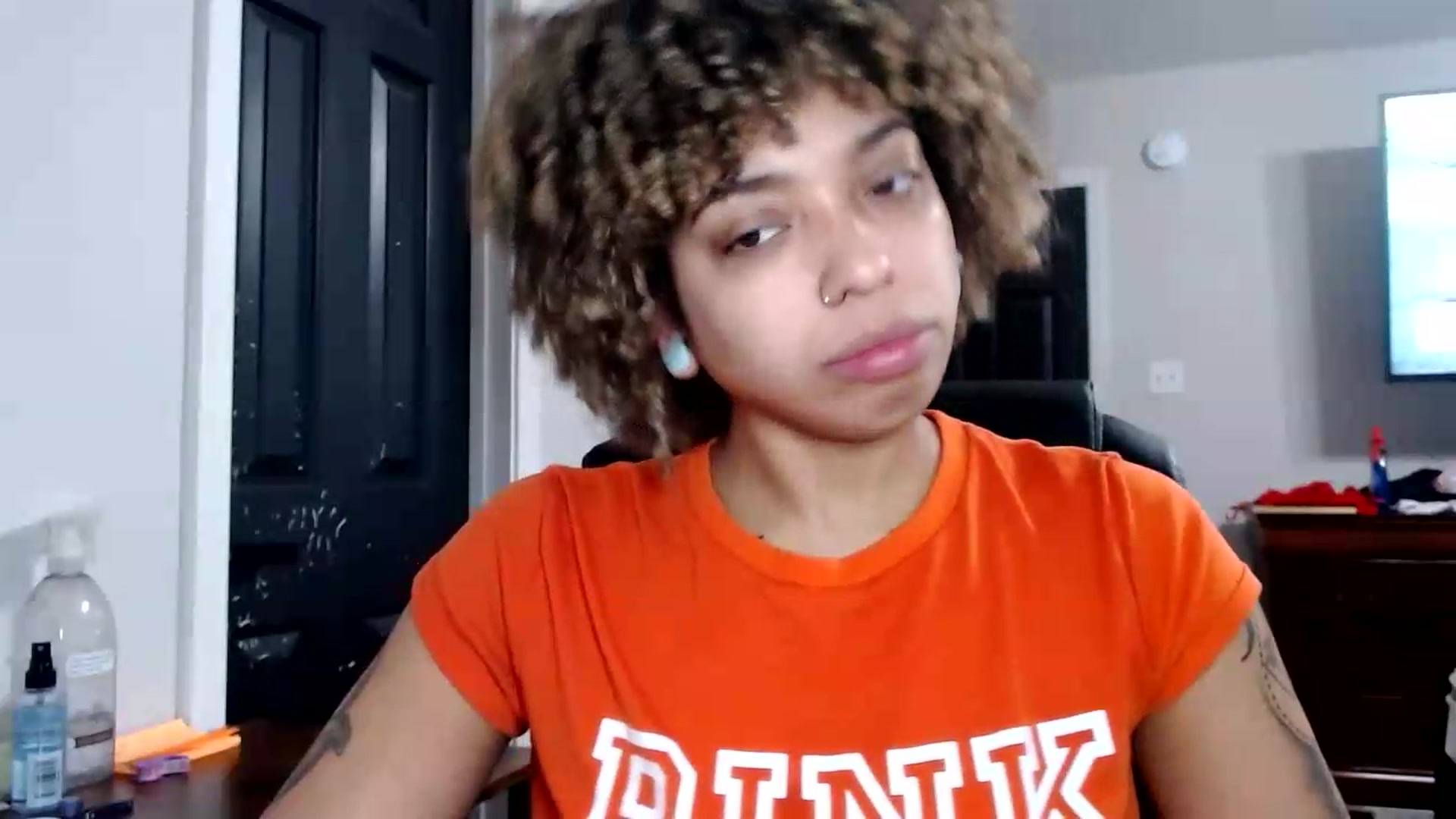 Gallery image thumbnail from CherriBombzz's myfreecams stream on, 08/19/2026, 13:25 image 14 of 20