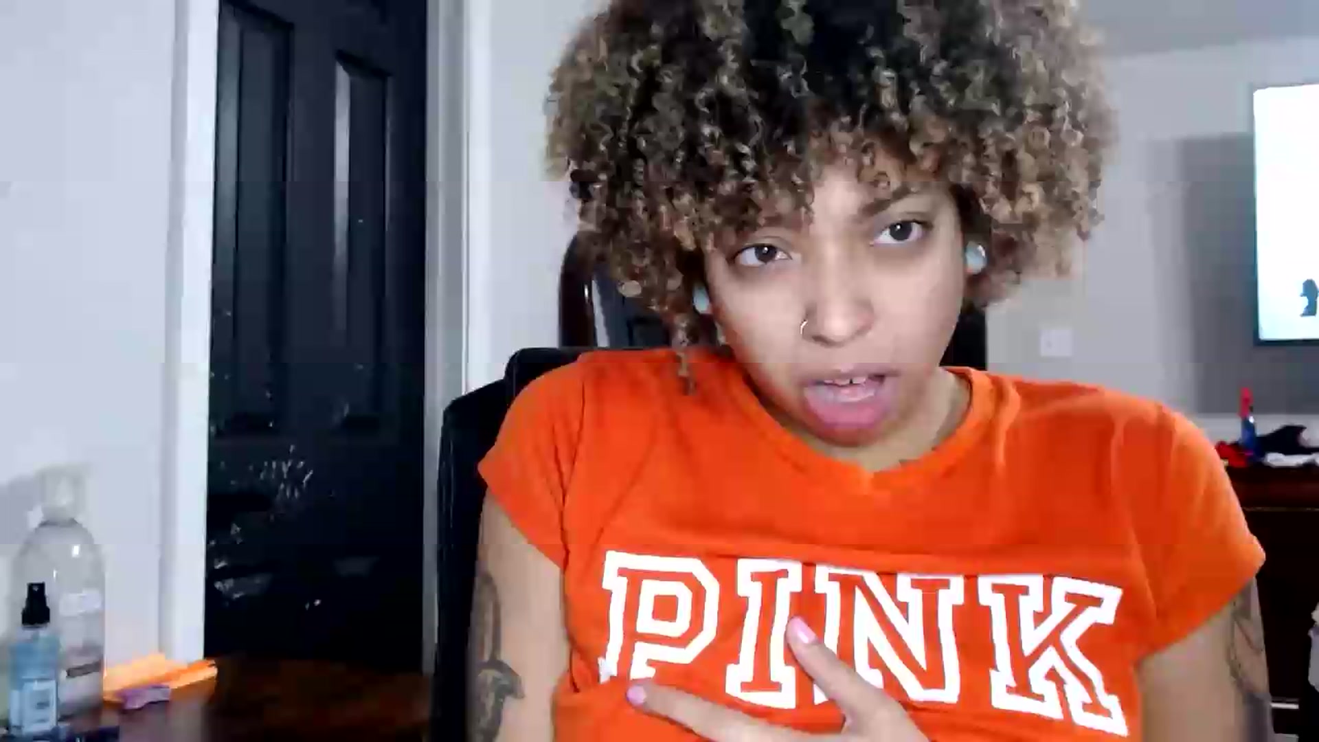 Gallery image thumbnail from CherriBombzz's myfreecams stream on, 08/19/2026, 13:25 image 18 of 20