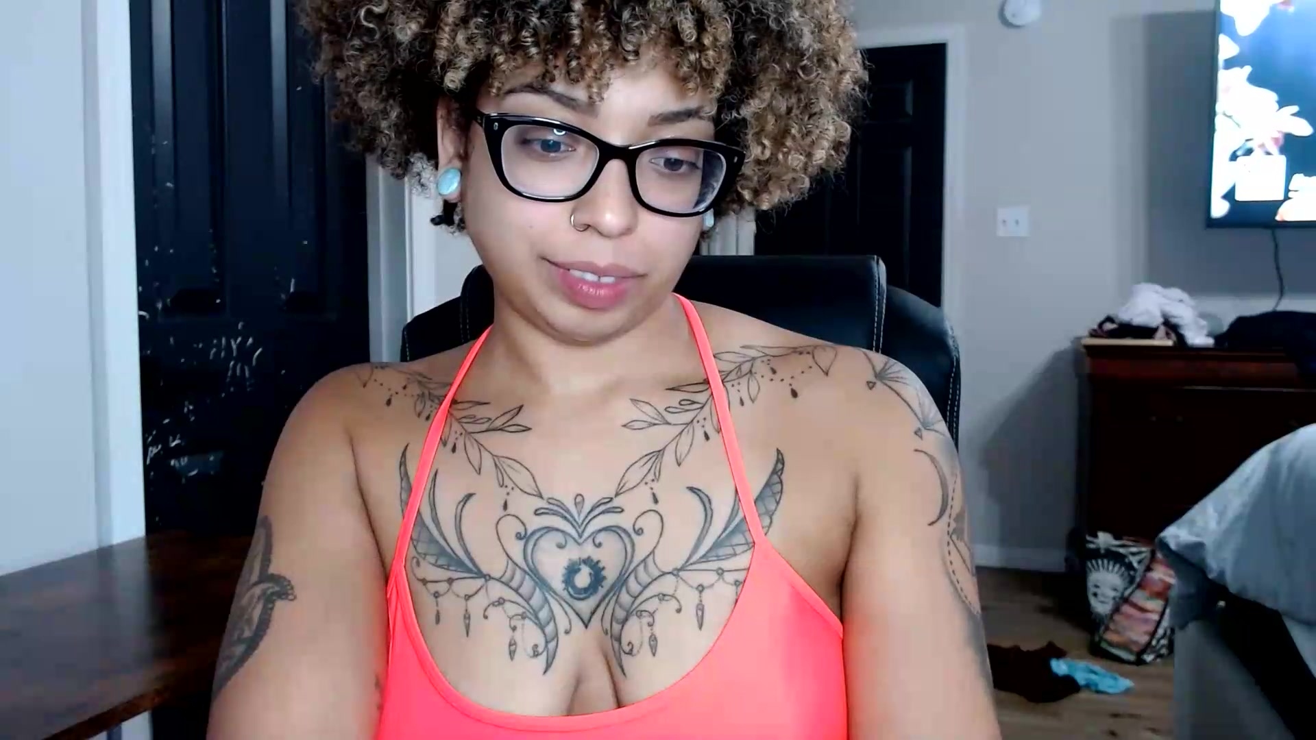 Gallery image thumbnail from CherriBombzz's myfreecams stream on, 08/24/2026, 16:09 image 17 of 20