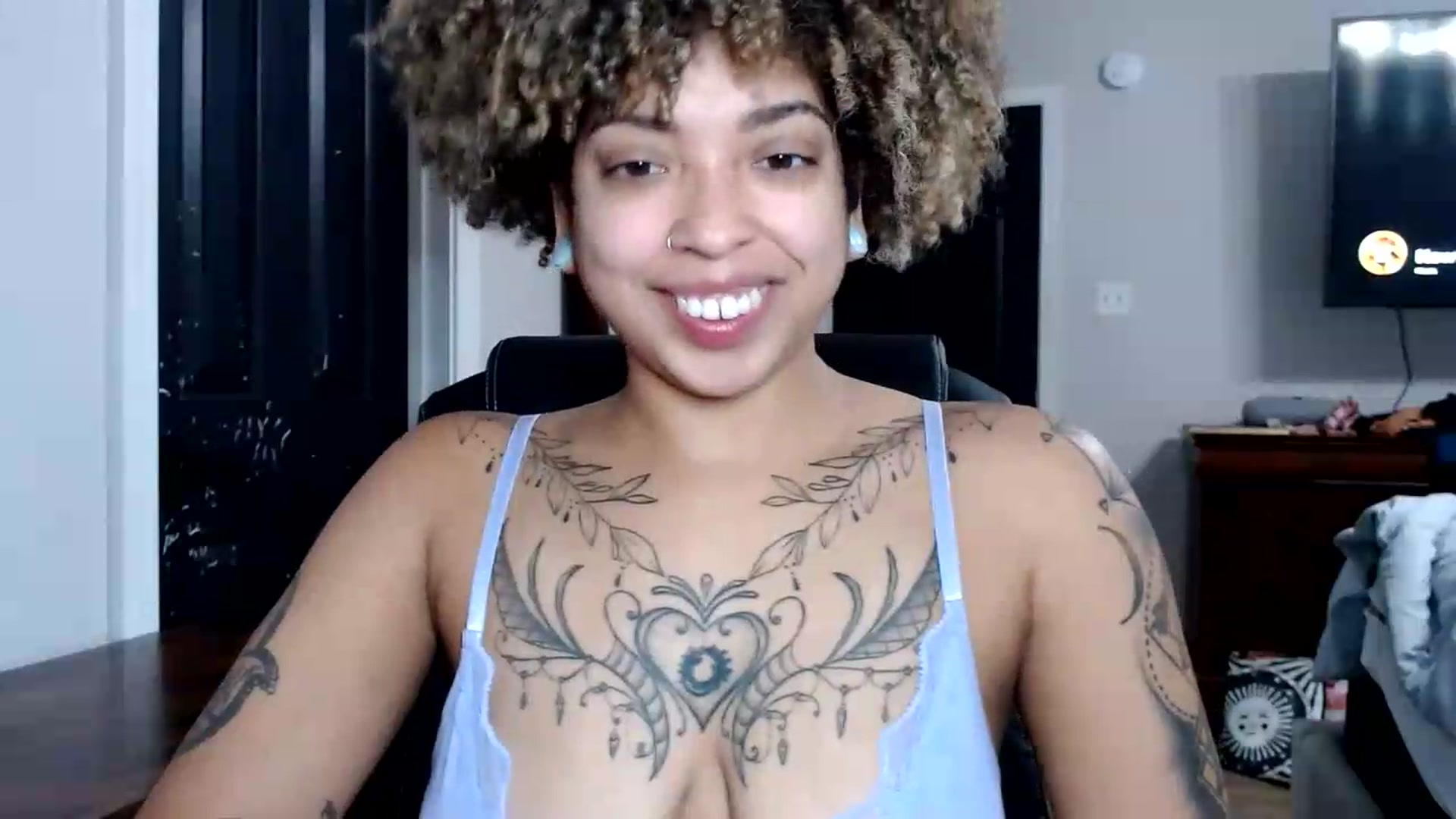 Gallery image thumbnail from CherriBombzz's myfreecams stream on, 08/25/2026, 15:50 image 7 of 20