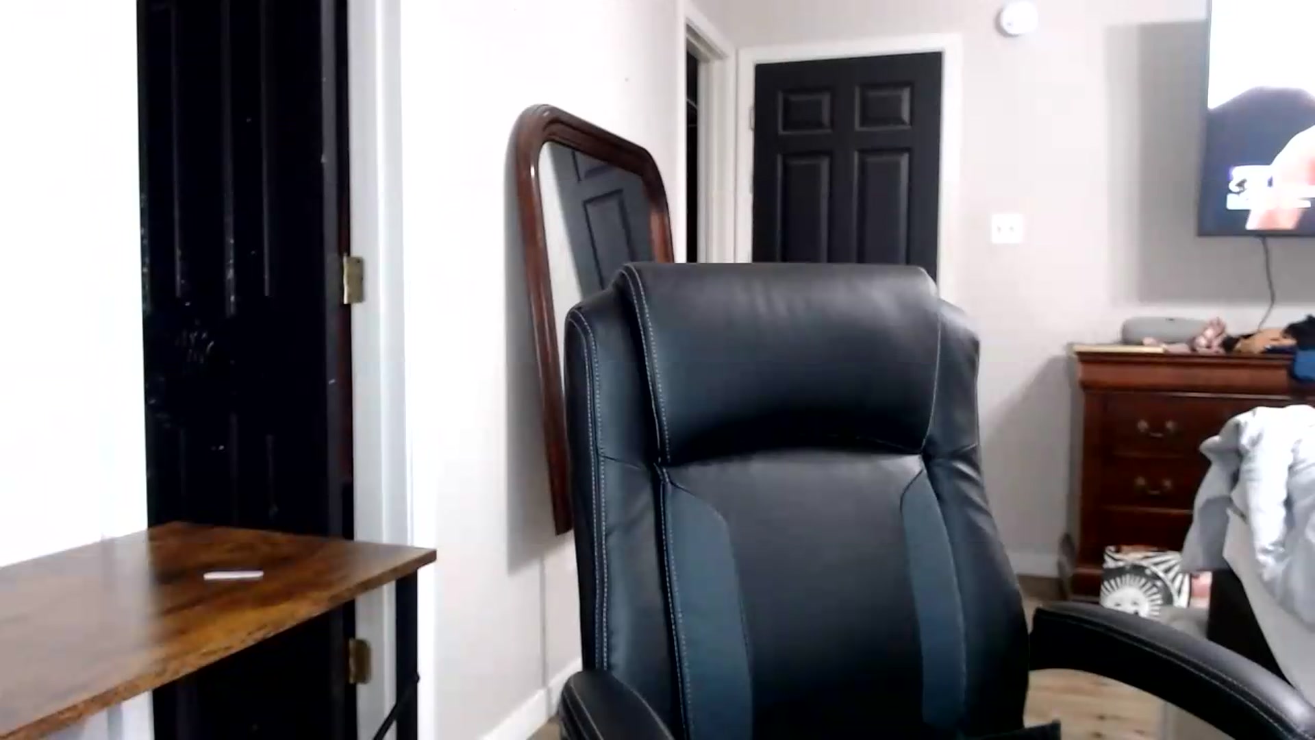 Gallery image thumbnail from CherriBombzz's myfreecams stream on, 08/25/2026, 15:50 image 11 of 20