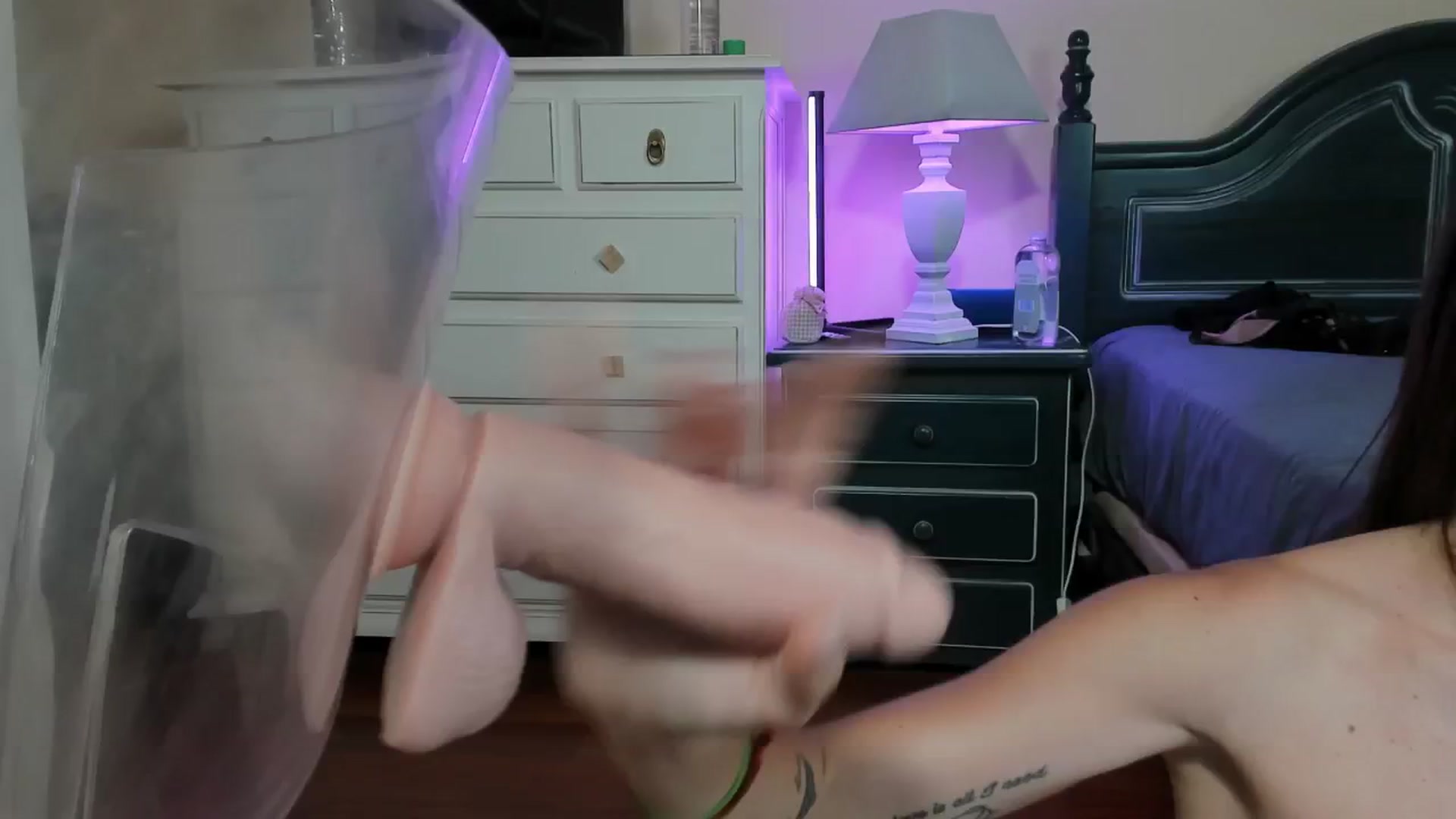 Gallery image thumbnail from CherryBaabe's myfreecams stream on, 04/18/2025, 19:24 image 11 of 20