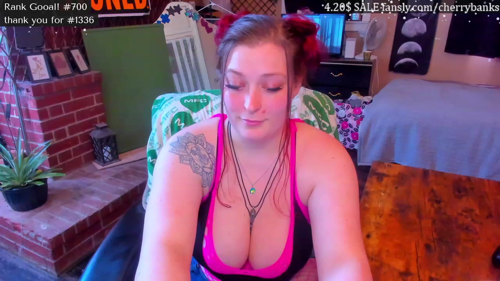 Gallery image thumbnail from CherryBanks's myfreecams stream on, 11/28/2022, 18:23 image 15 of 20