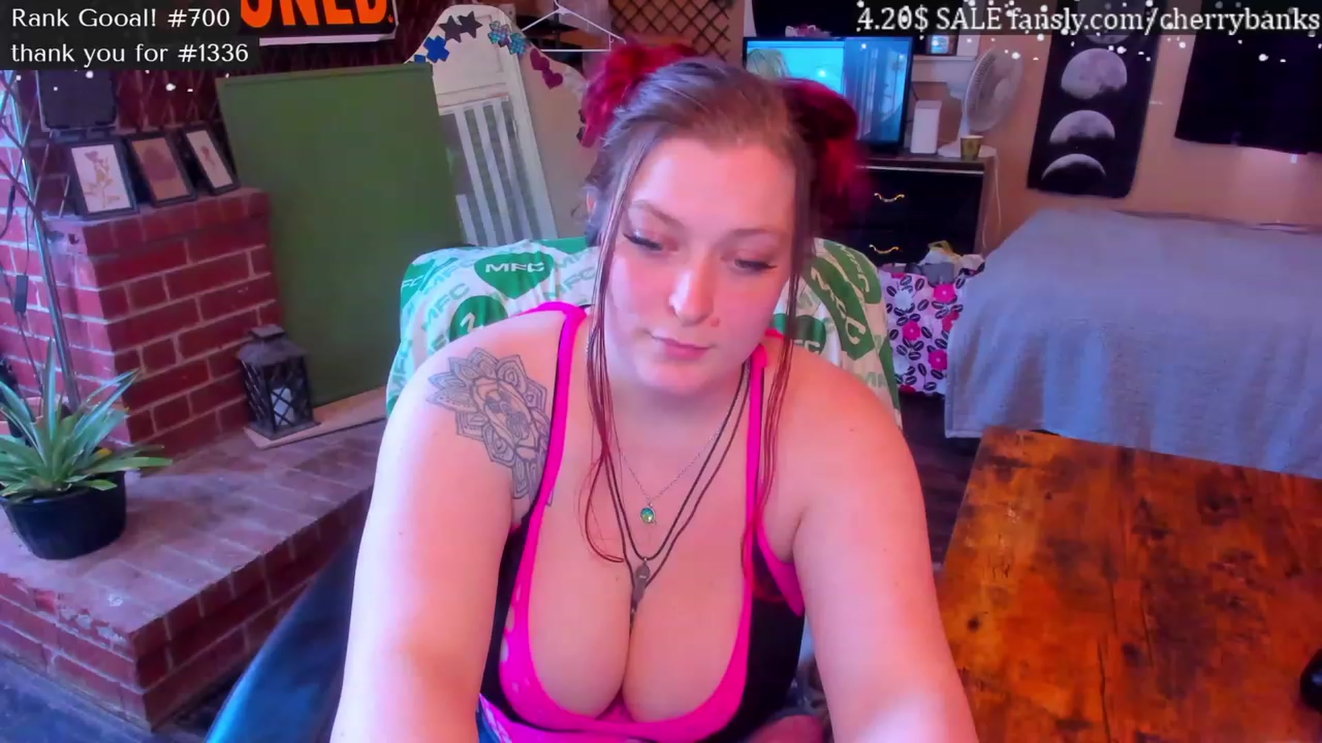 Gallery image thumbnail from CherryBanks's myfreecams stream on, 11/28/2022, 18:23 image 13 of 20