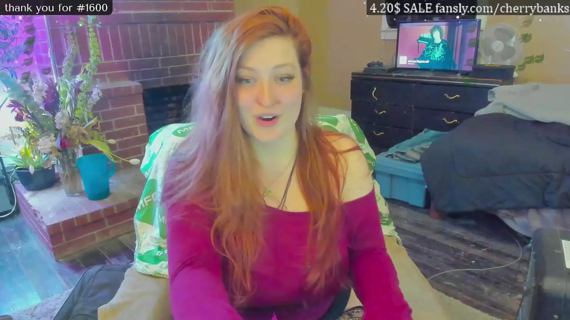 Gallery image thumbnail from CherryBanks's myfreecams stream on, 12/24/2022, 19:32 image 7 of 20
