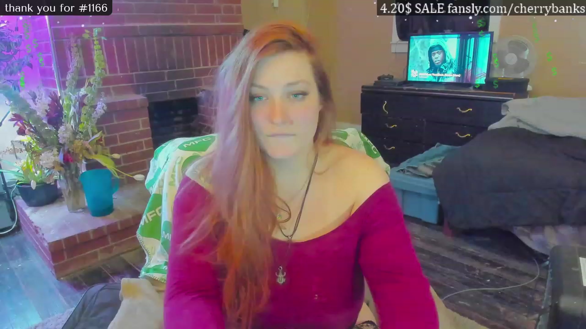 Gallery image thumbnail from CherryBanks's myfreecams stream on, 12/24/2022, 19:32 image 18 of 20