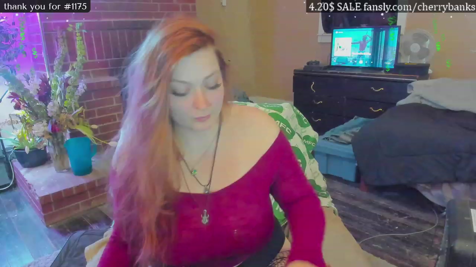 Gallery image thumbnail from CherryBanks's myfreecams stream on, 12/24/2022, 19:32 image 16 of 20