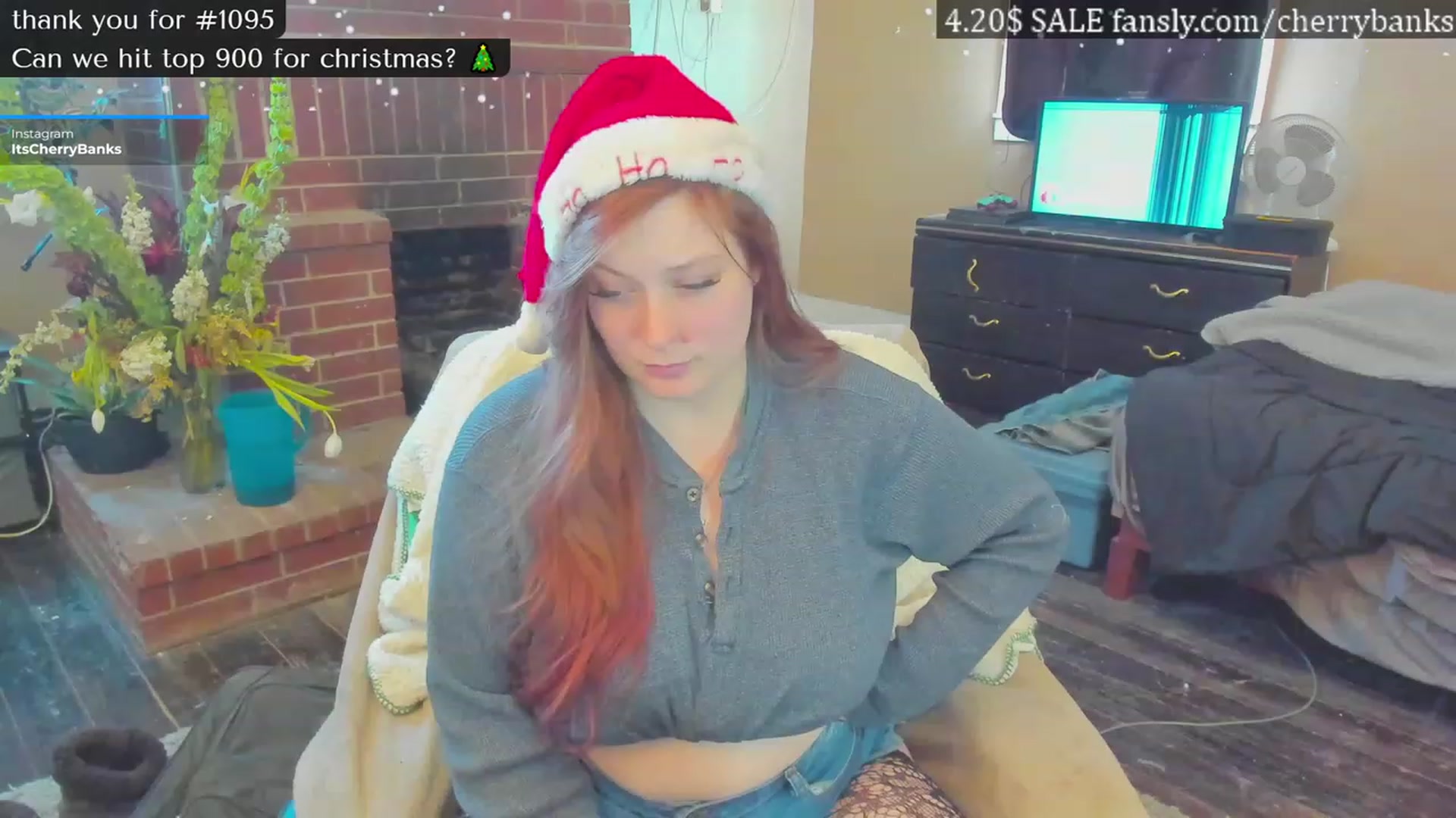 Gallery image thumbnail from CherryBanks's myfreecams stream on, 12/25/2022, 19:57 image 14 of 20