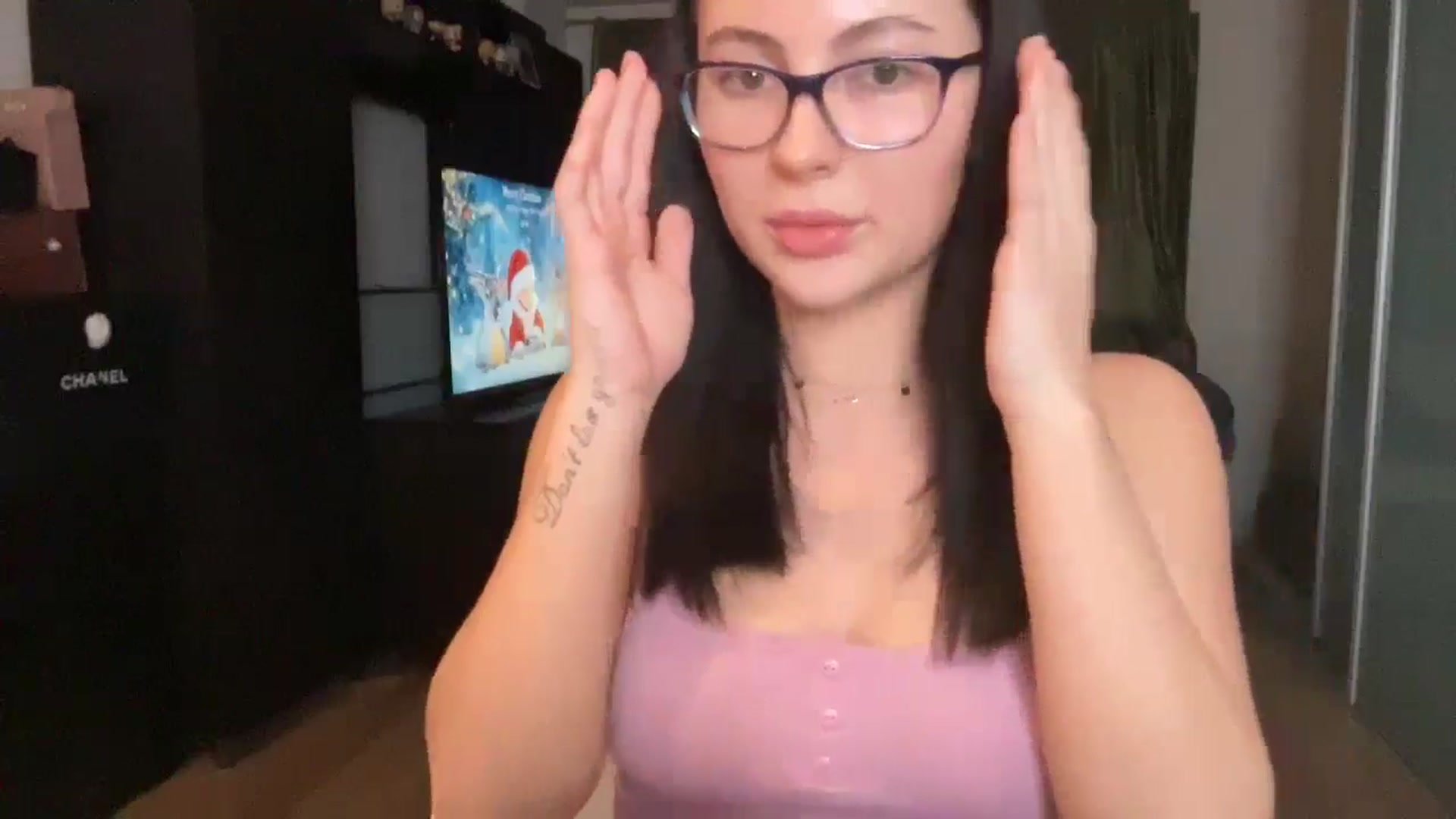 Gallery image thumbnail from CherryCake's myfreecams stream on, 12/24/2024, 01:20 image 3 of 20