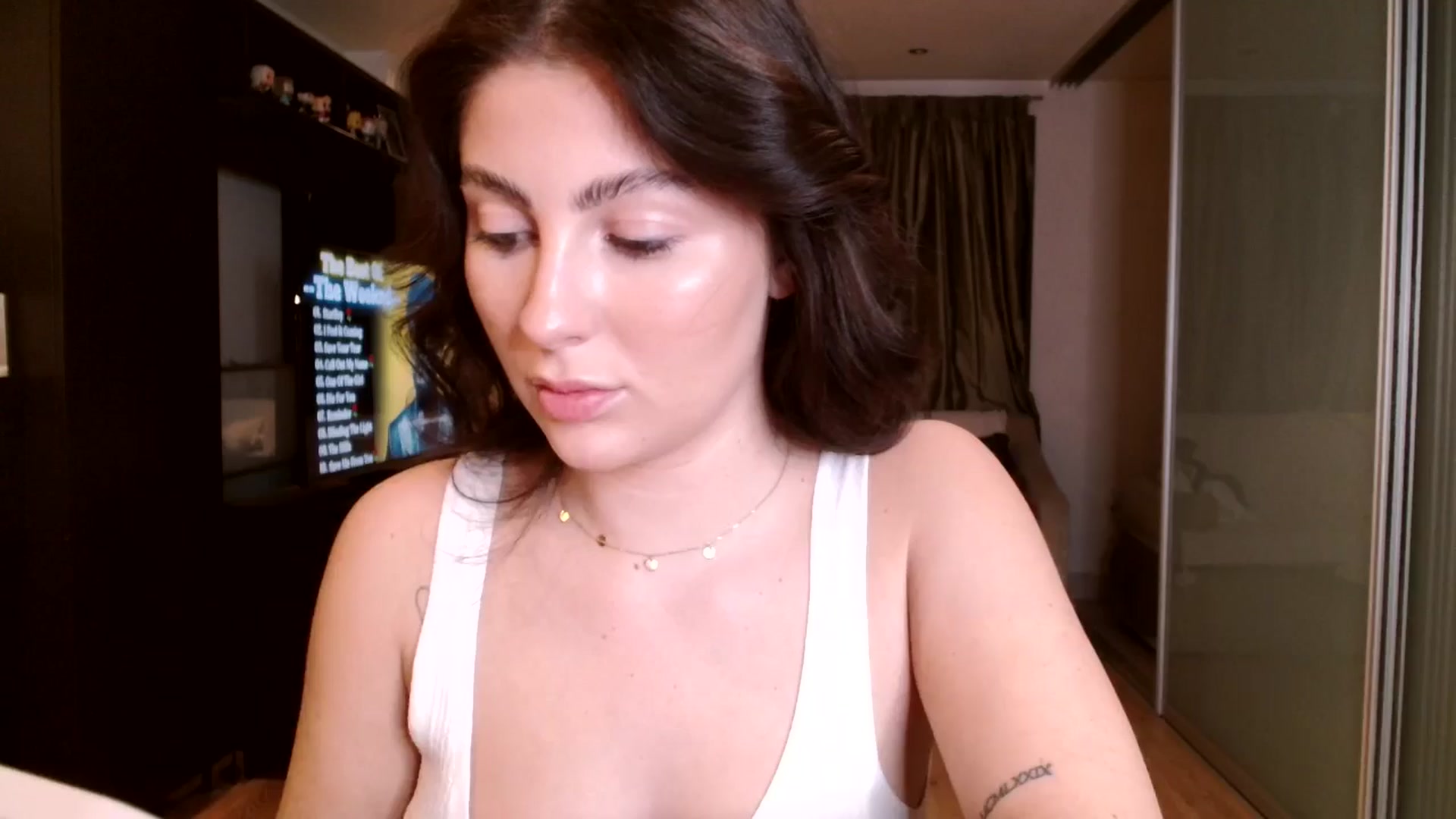 Gallery image thumbnail from CherryCake's myfreecams stream on, 12/30/2024, 21:59 image 13 of 20