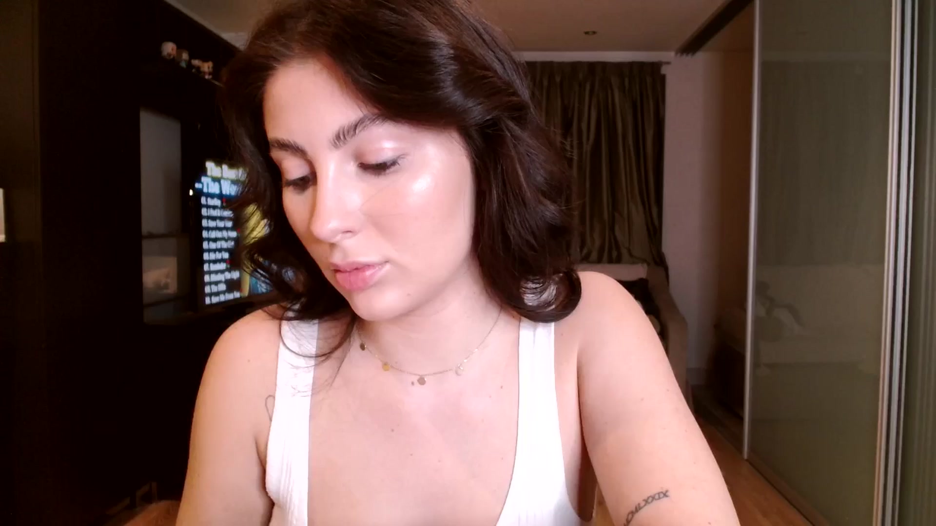Gallery image thumbnail from CherryCake's myfreecams stream on, 12/30/2024, 21:59 image 14 of 20